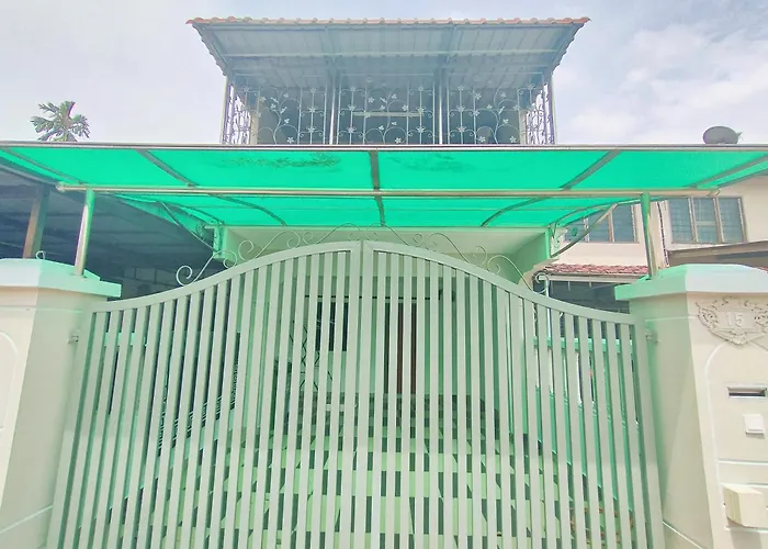 Molek Premium Suite 3R2B At Johor Bahru By Maco Home